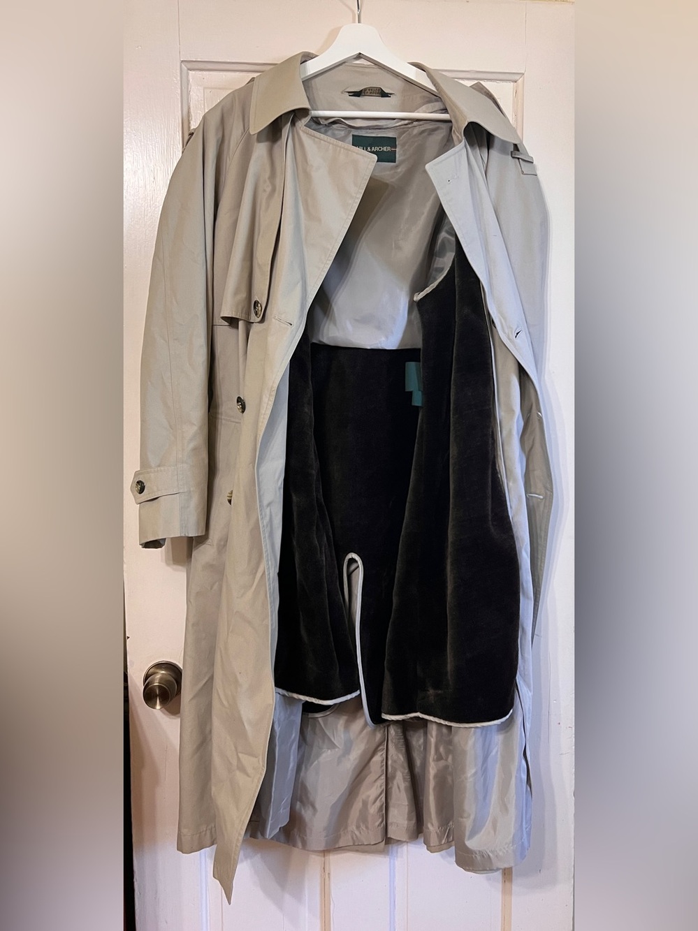 Classic Men’s Double-Breasted Trench Coat — Tan, 44, lined w zip out faux fur - Picture 3 of 9